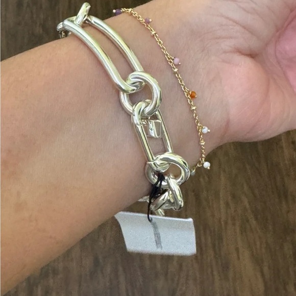 Banana Republic Jackson bracelet in 14 k gold or sterling silver plated - Picture 5 of 15